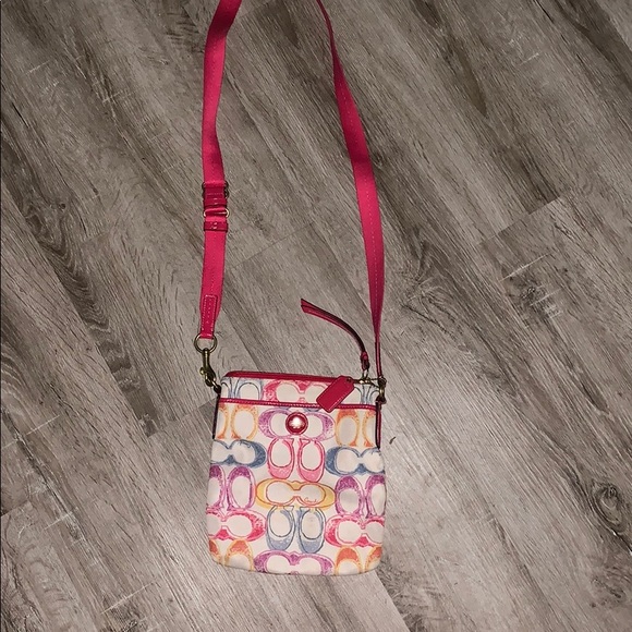 Pink Coach messenger bag - Picture 1 of 1